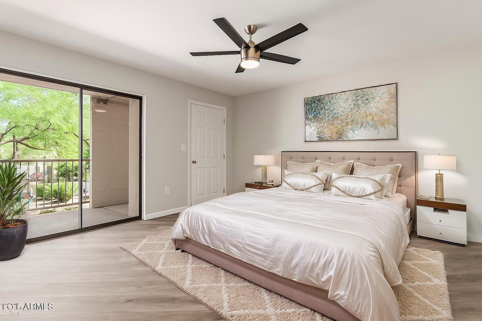 9460 E Mission Lane Unit 211