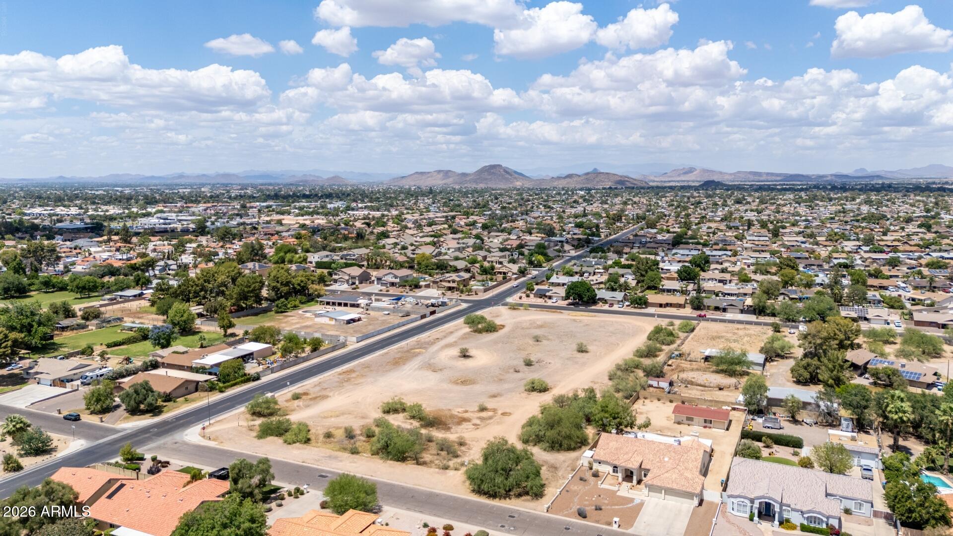 3845 W PARADISE Lane '_'