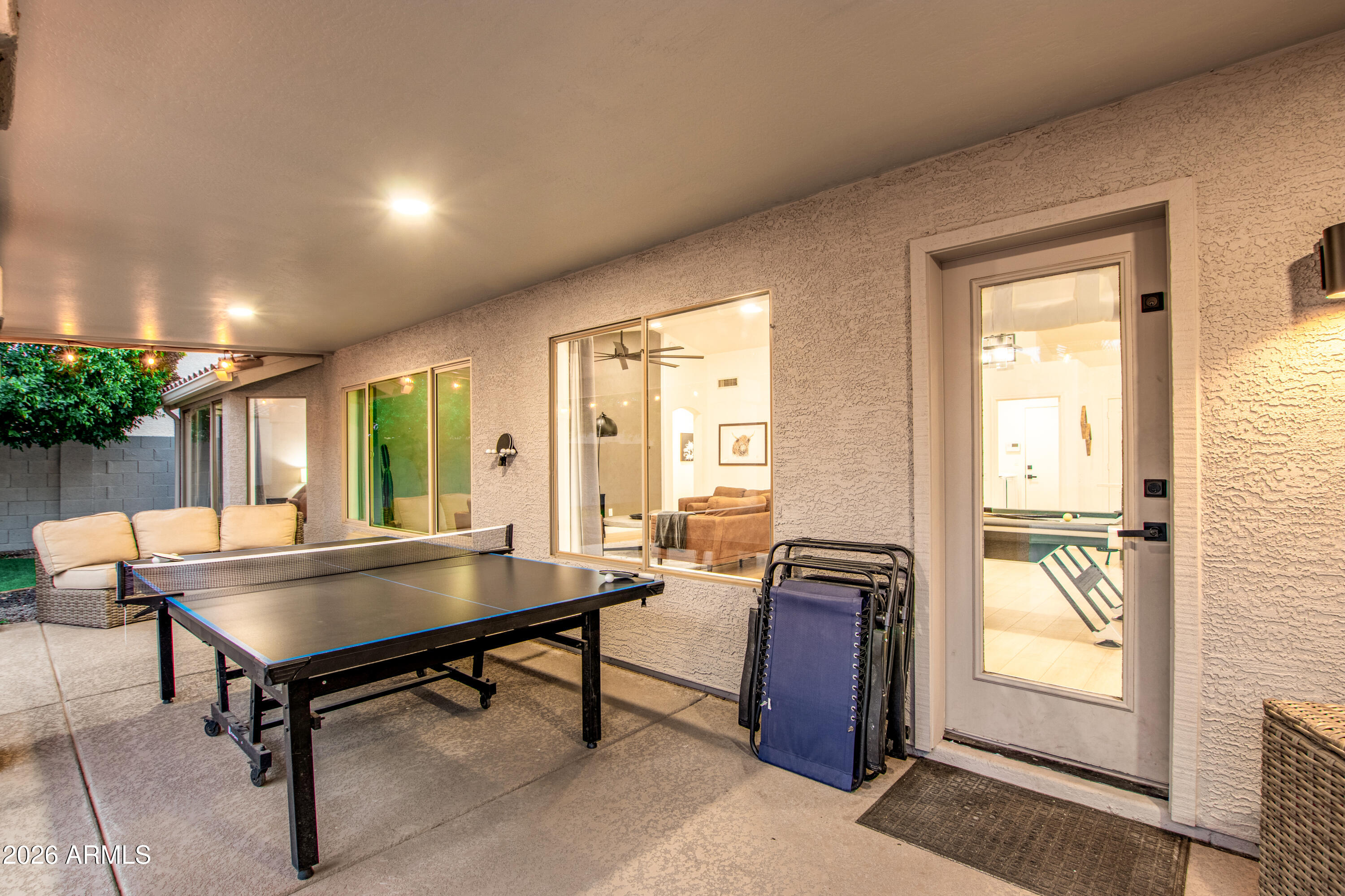548 W MICHELLE Drive