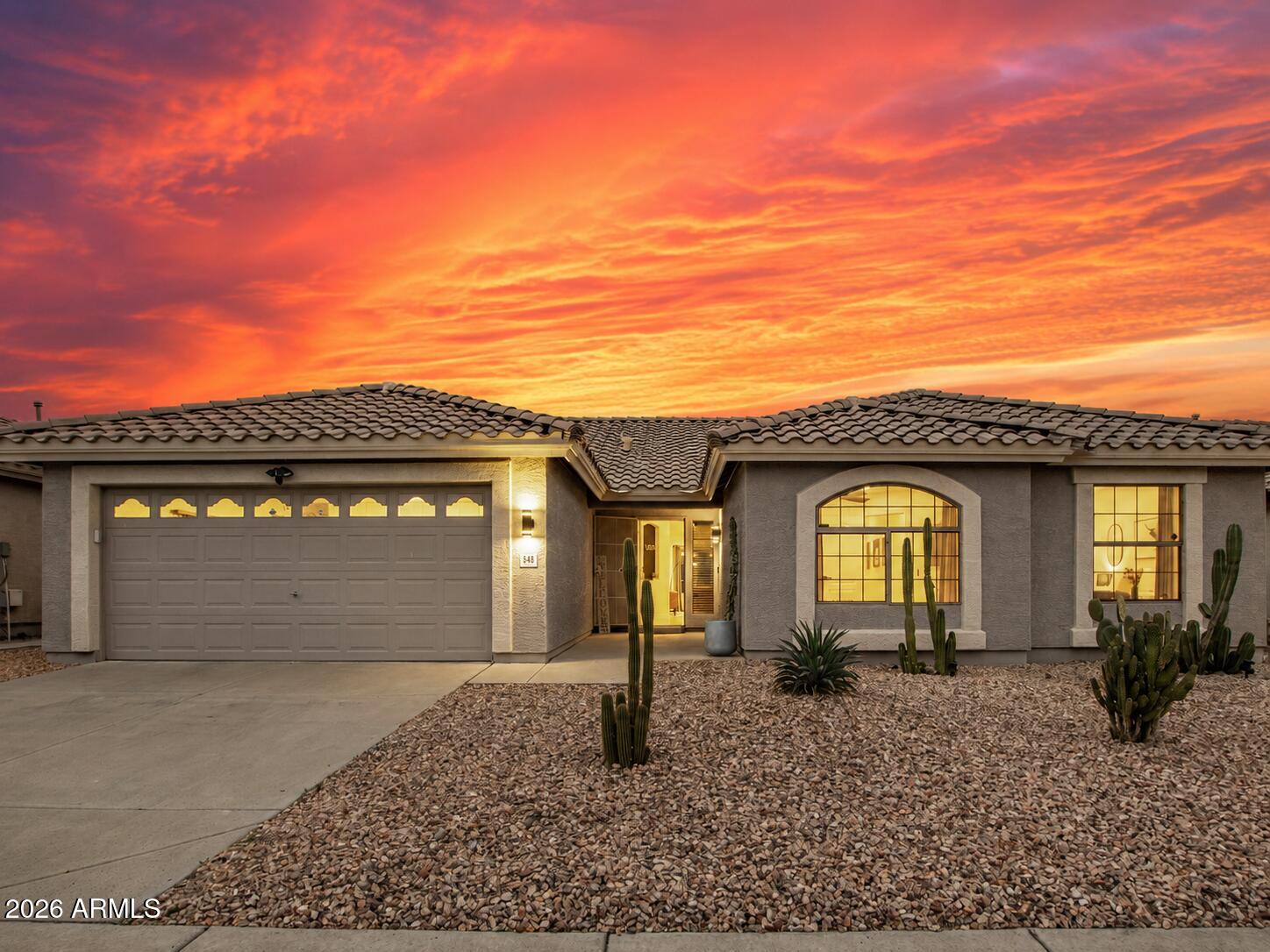 548 W MICHELLE Drive