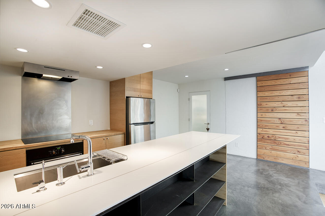 3261 E CAMELBACK Road
