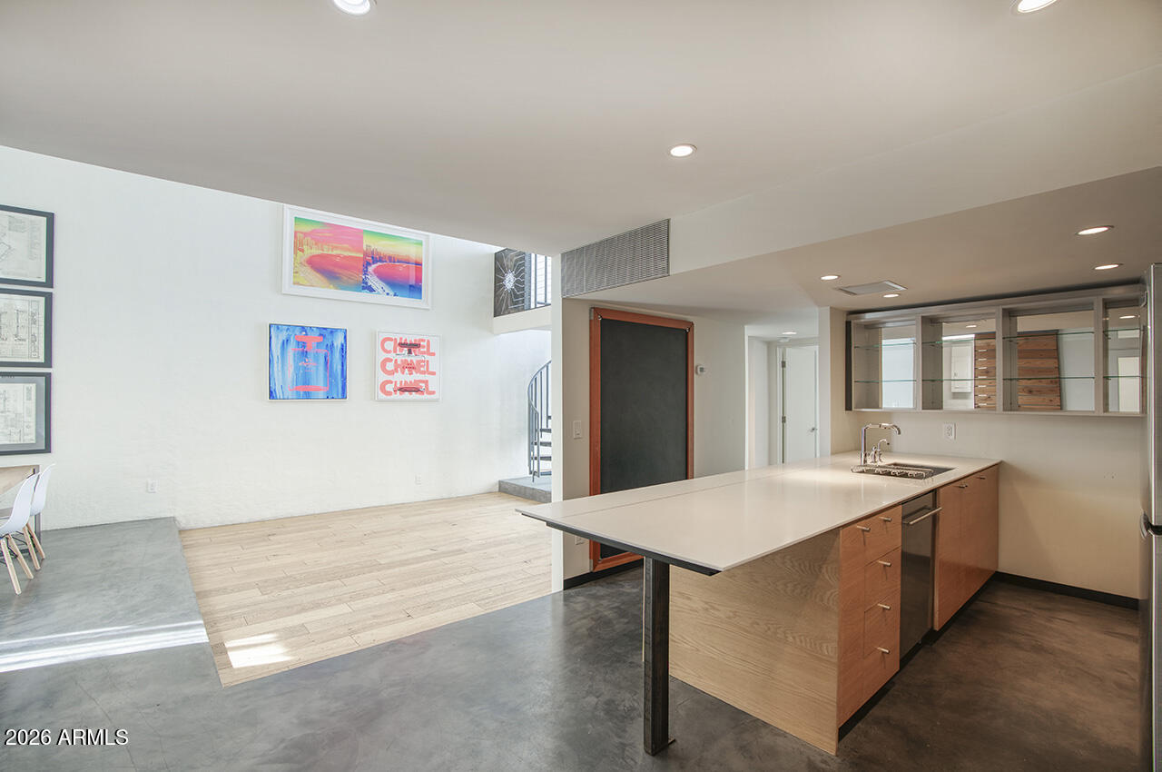 3261 E CAMELBACK Road