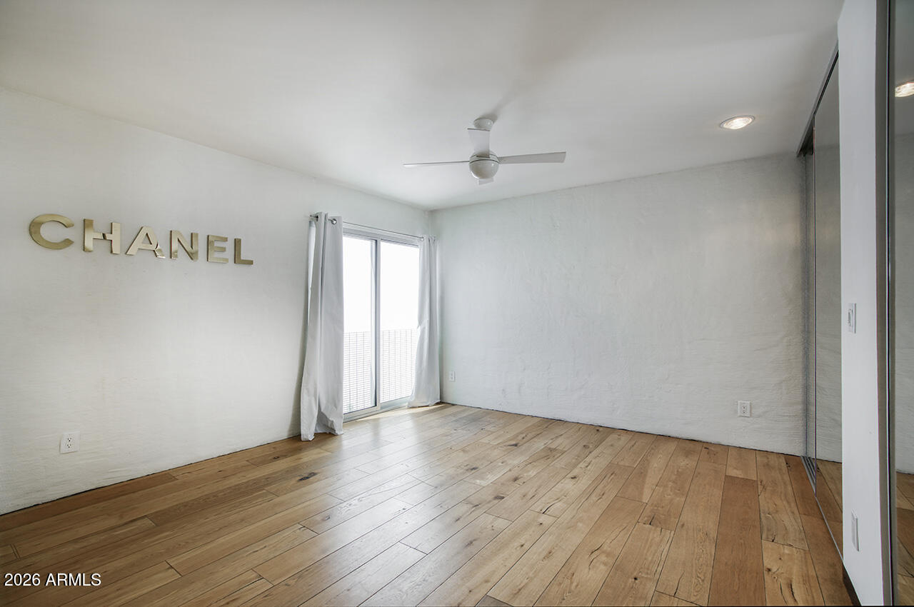 3261 E CAMELBACK Road