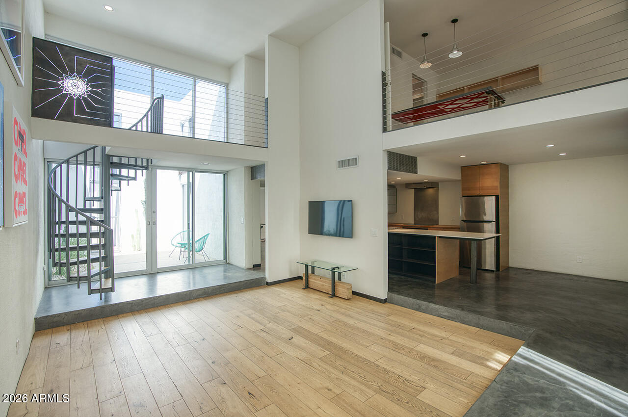 3261 E CAMELBACK Road