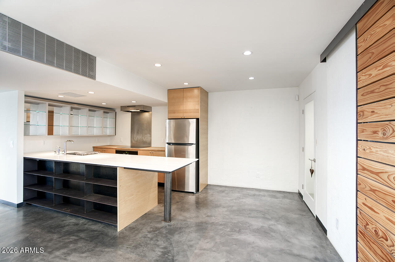 3261 E CAMELBACK Road