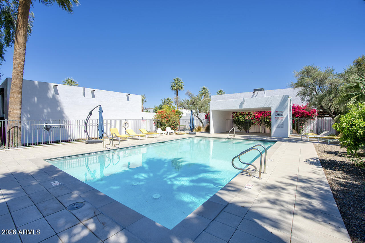 3261 E CAMELBACK Road