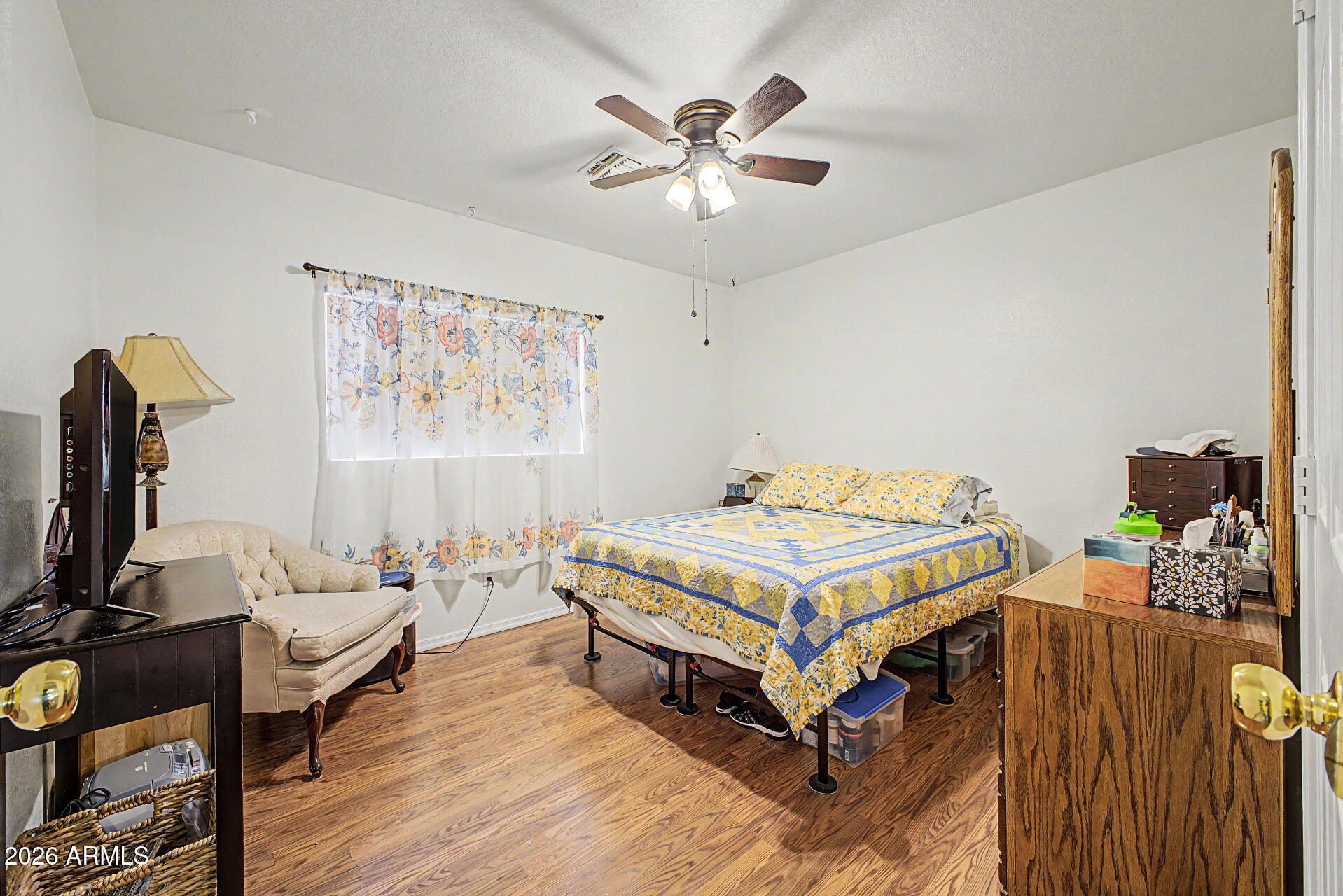 667 W KINGMAN Loop