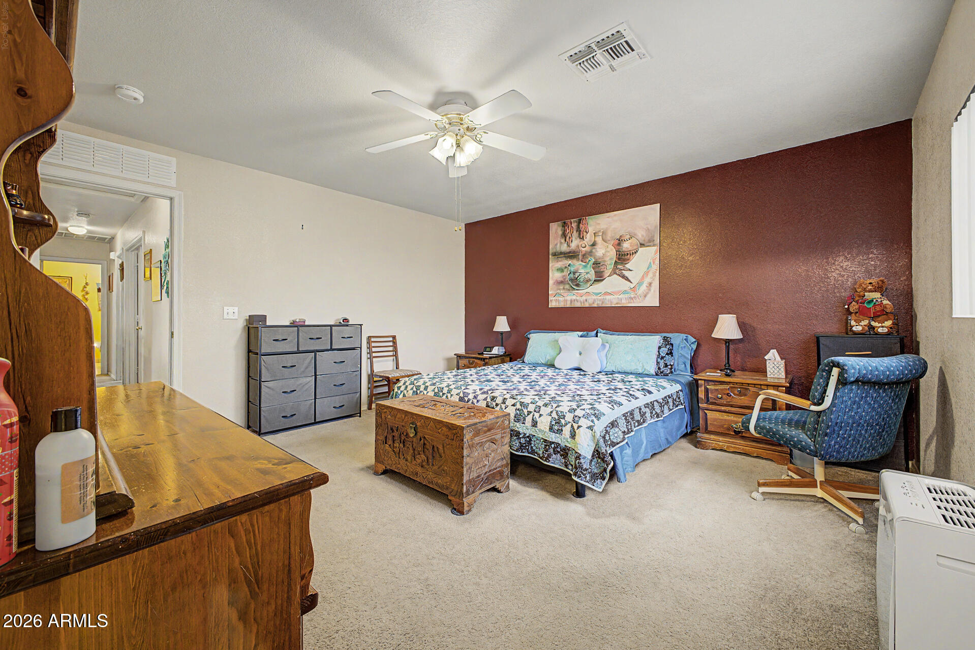 667 W KINGMAN Loop