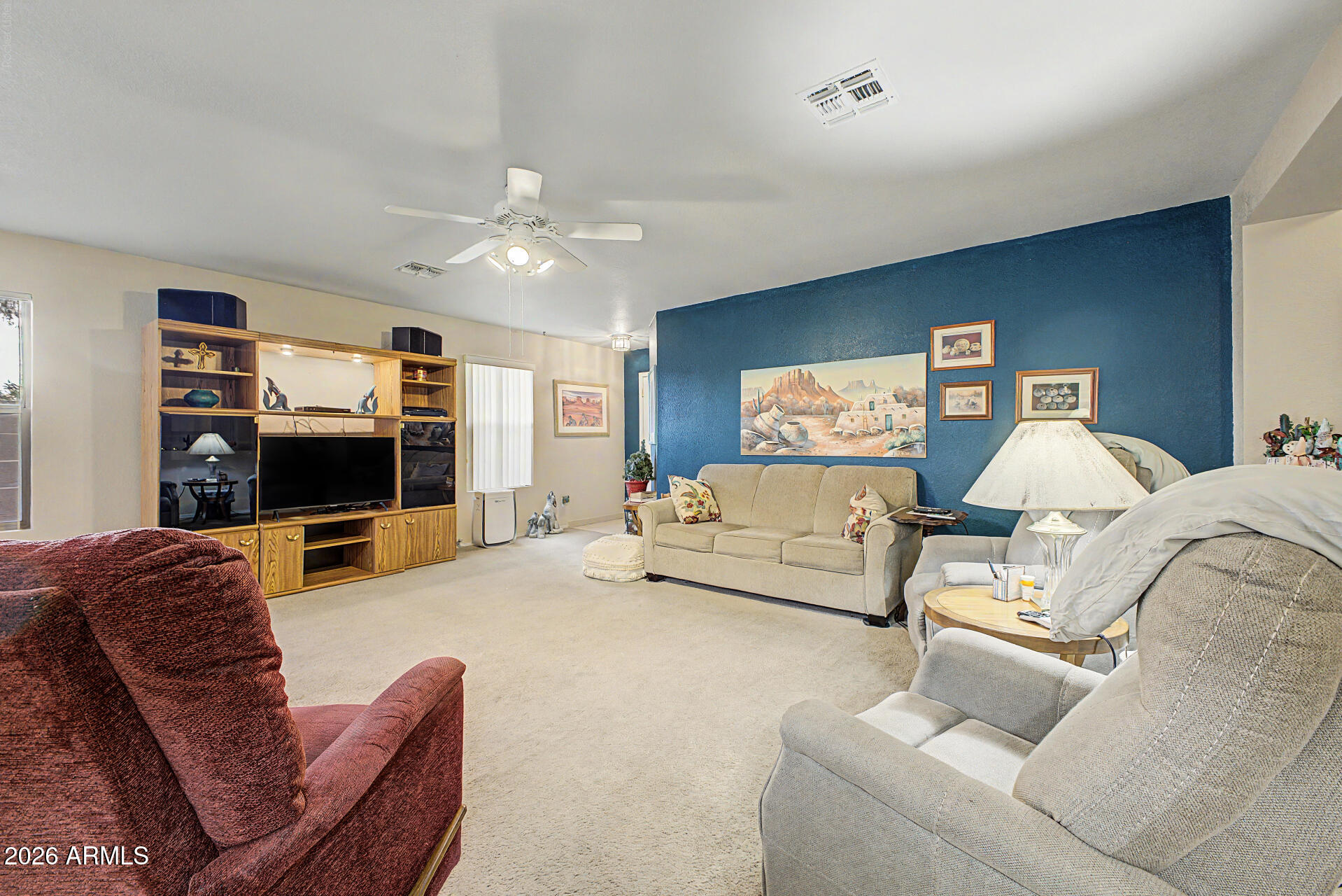 667 W KINGMAN Loop