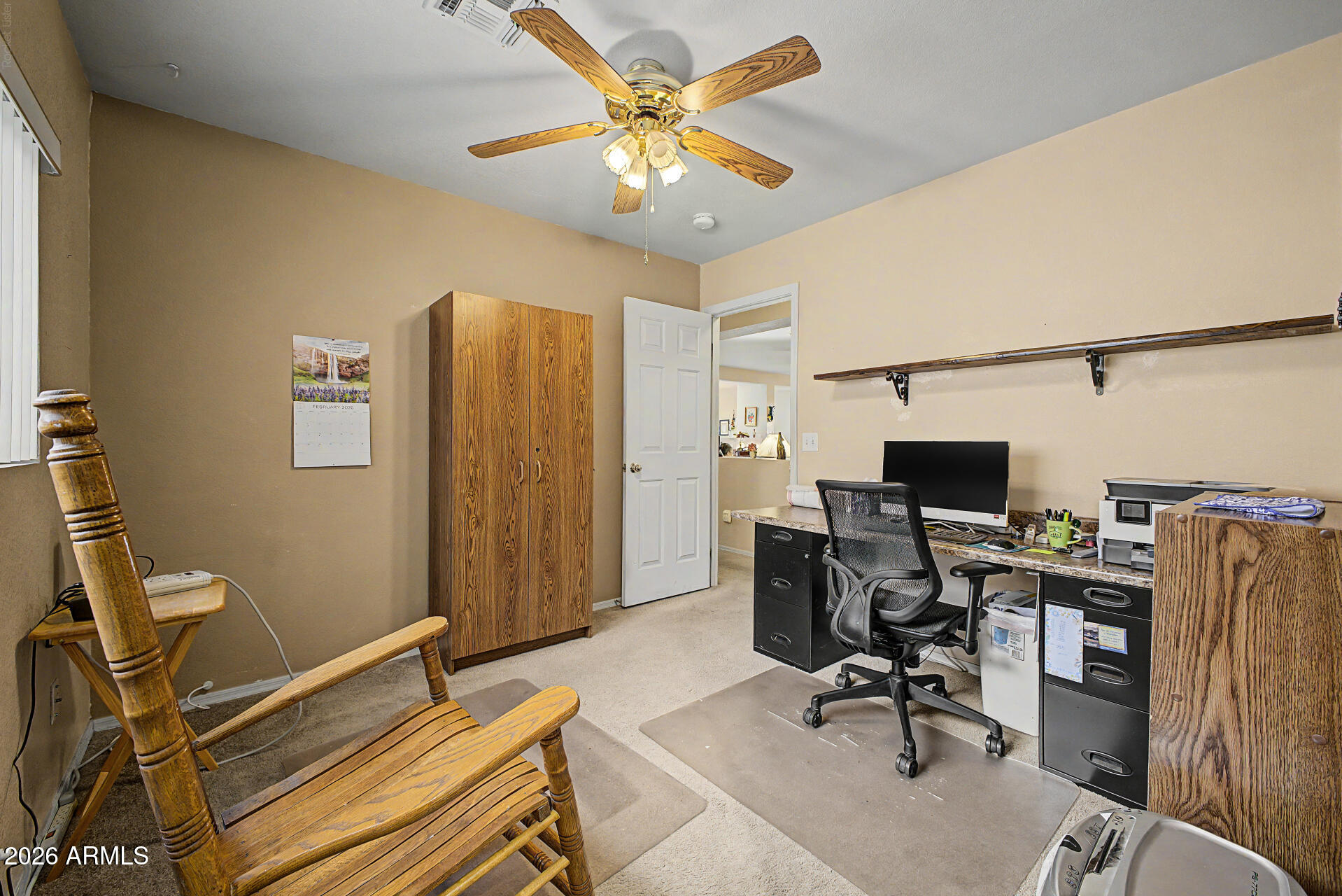 667 W KINGMAN Loop