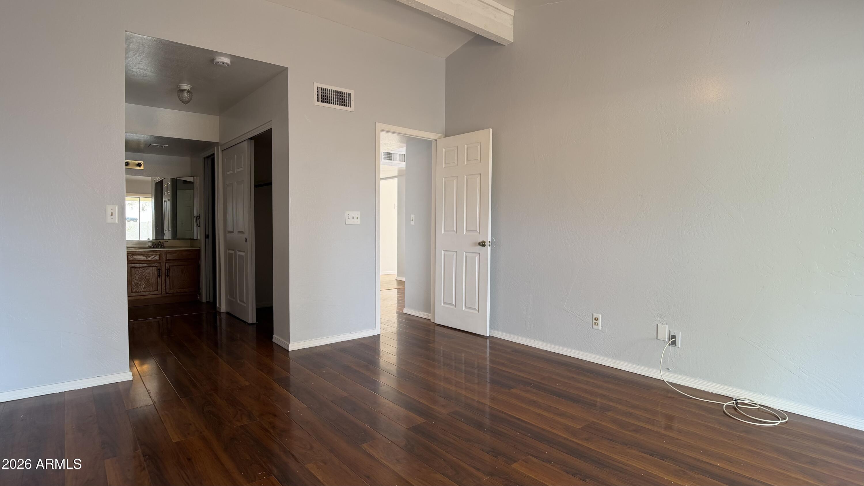 2207 W IRONWOOD Drive