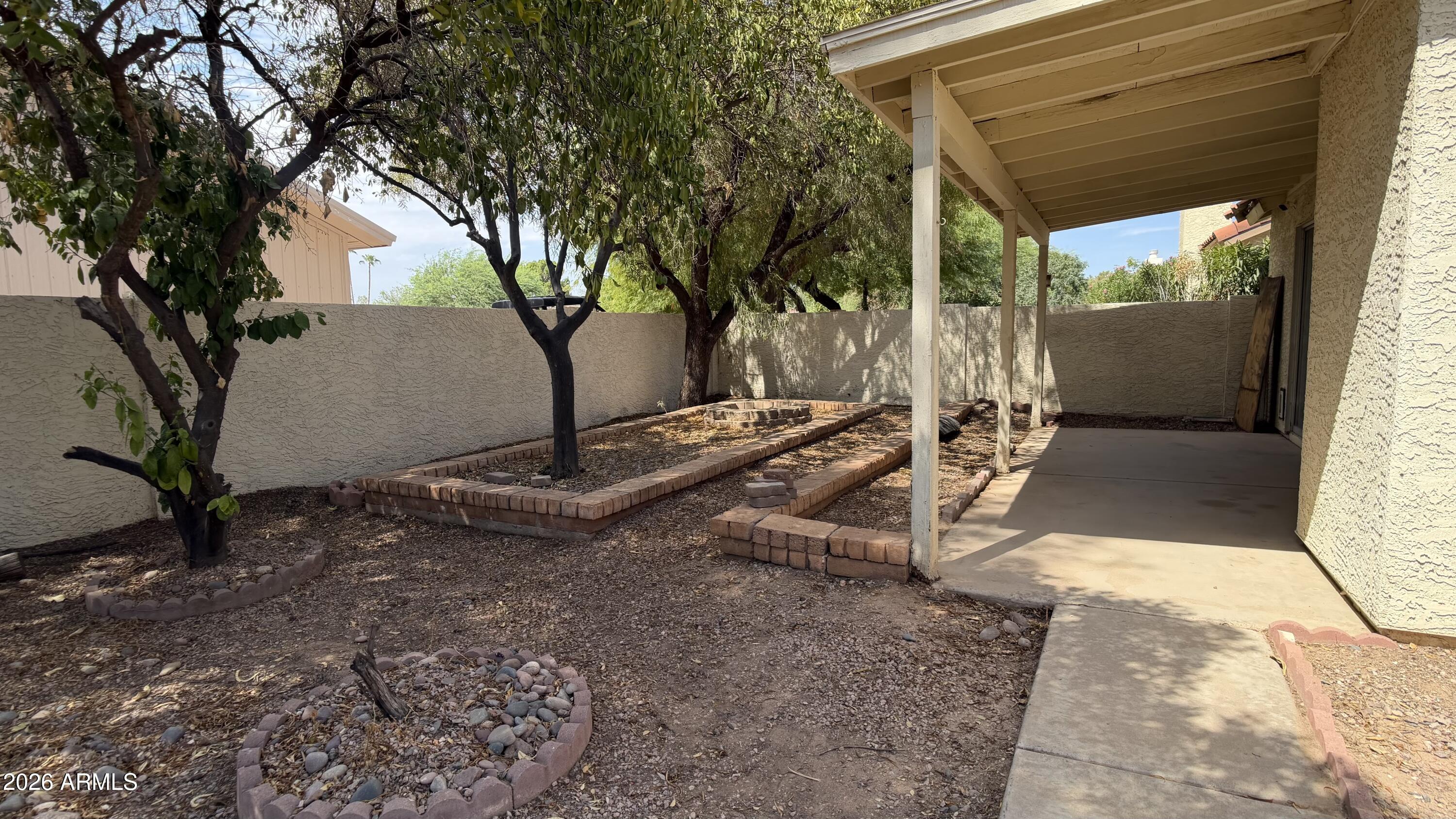 2207 W IRONWOOD Drive