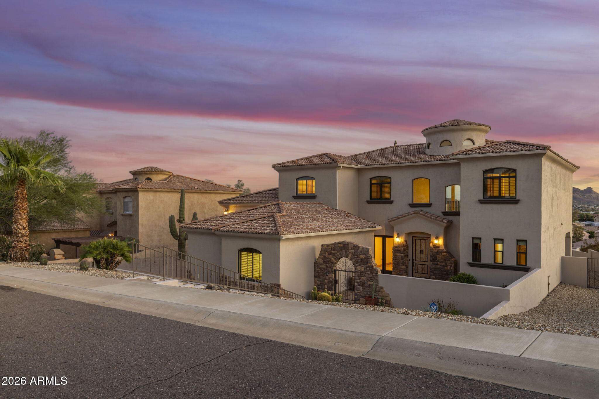 2109 E KERRY Lane
