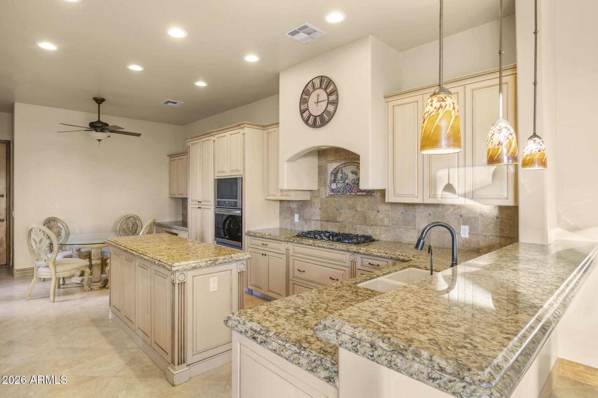 2109 E KERRY Lane
