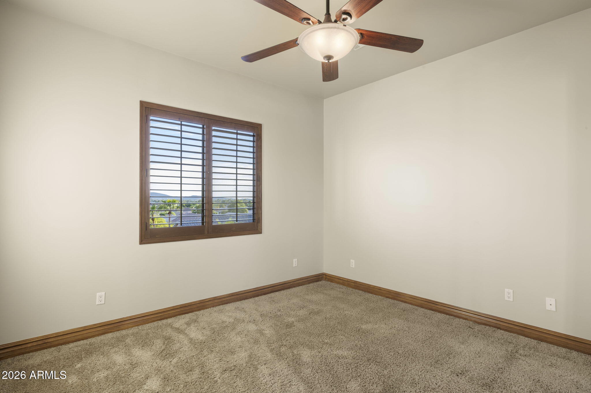 2109 E KERRY Lane