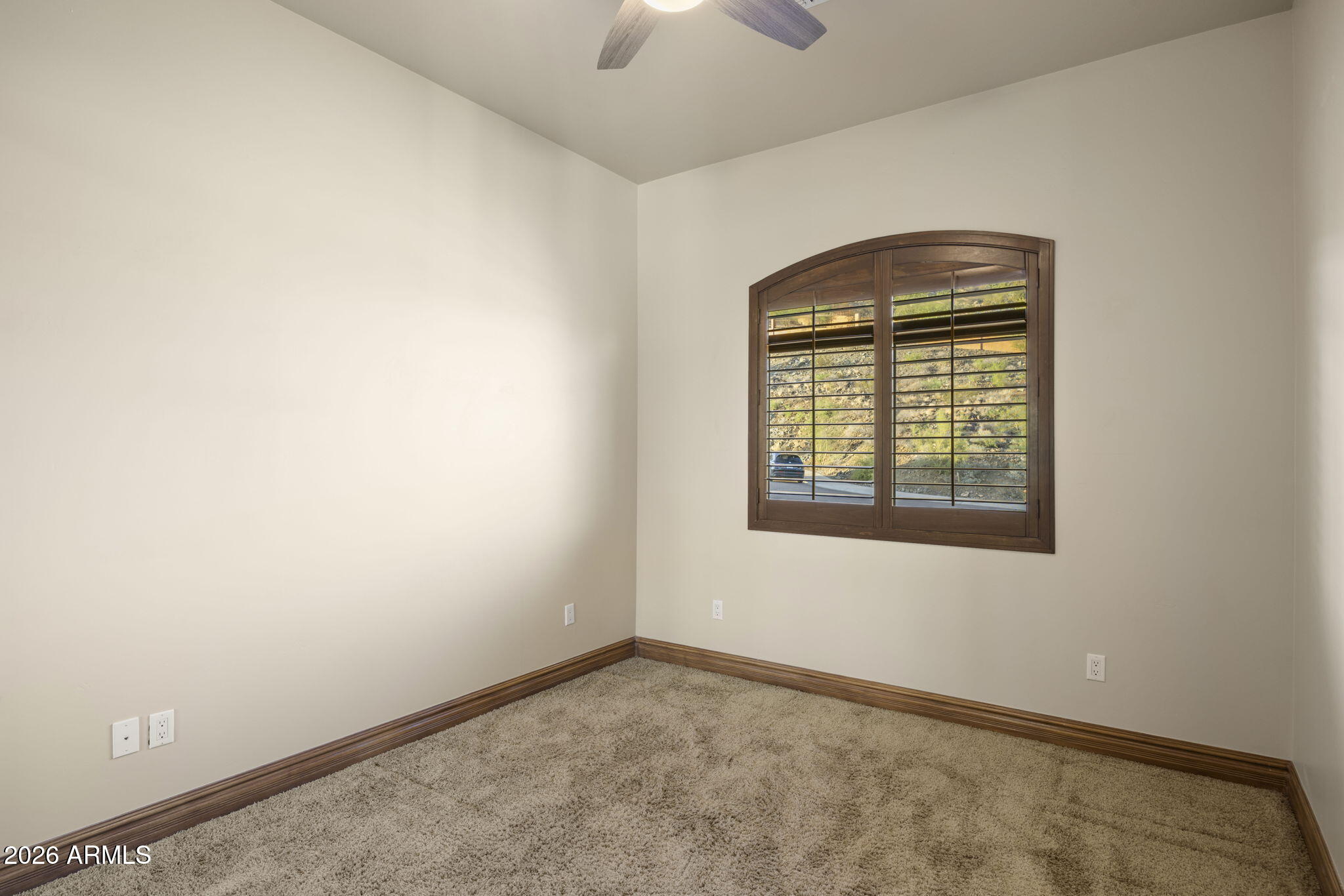 2109 E KERRY Lane