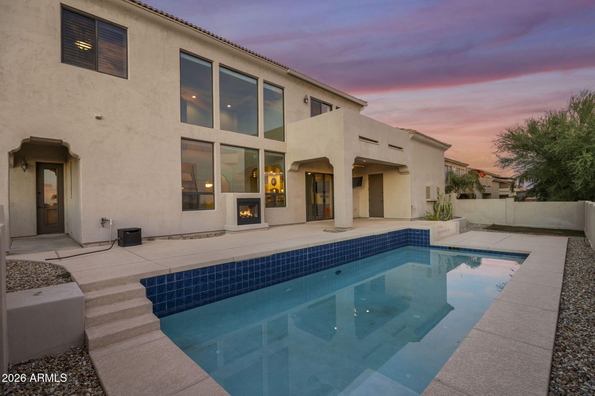 2109 E KERRY Lane