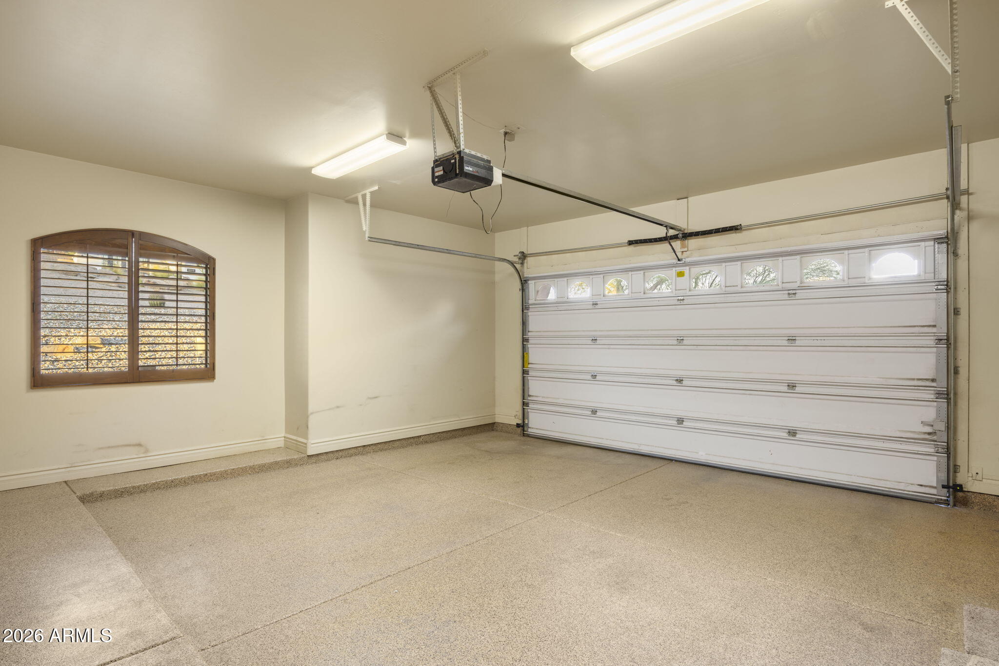 2109 E KERRY Lane