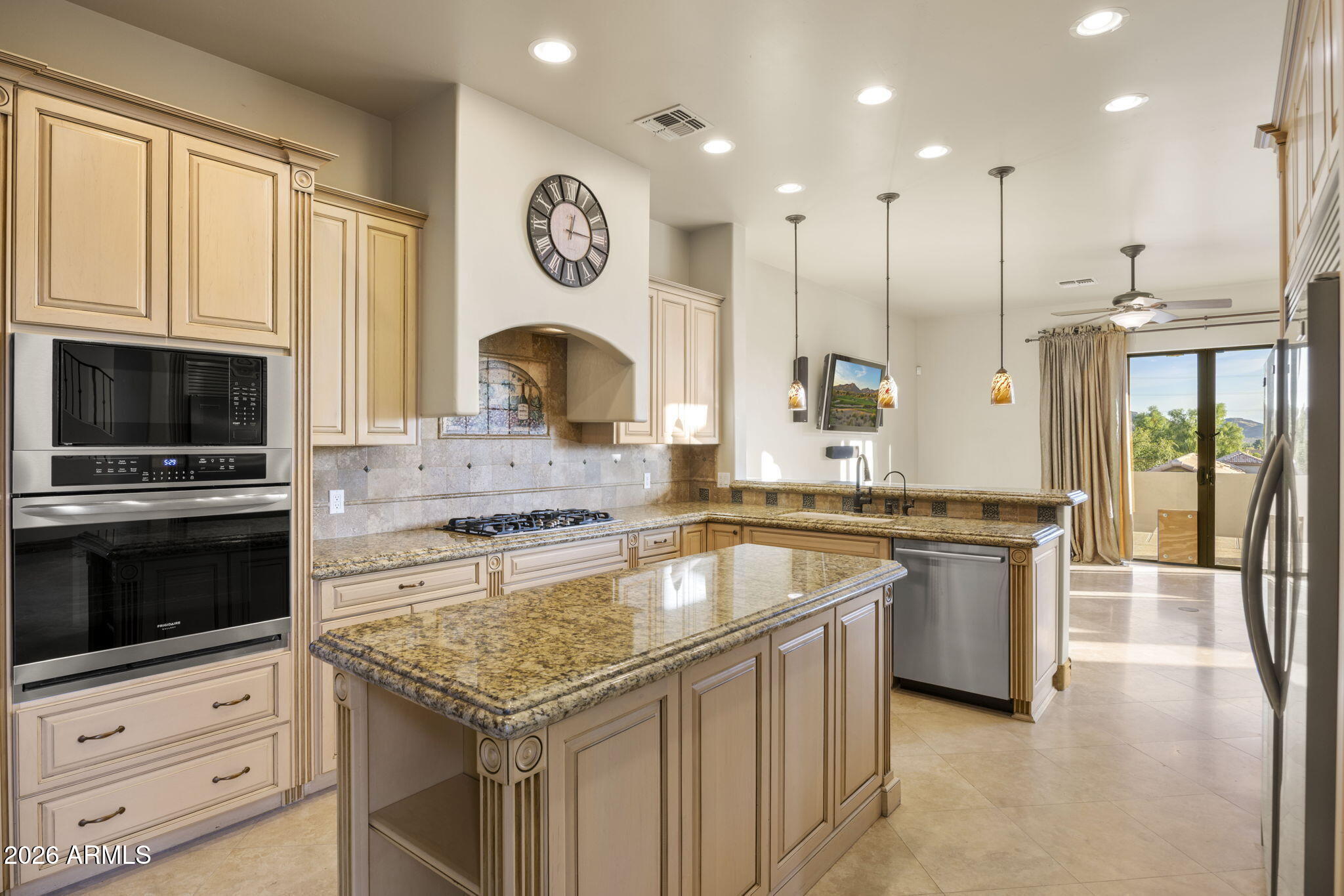 2109 E KERRY Lane