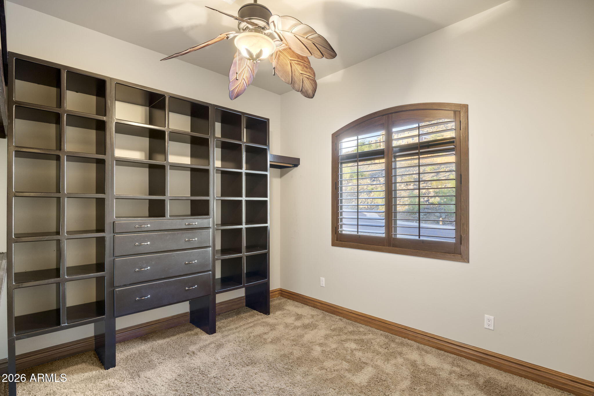 2109 E KERRY Lane