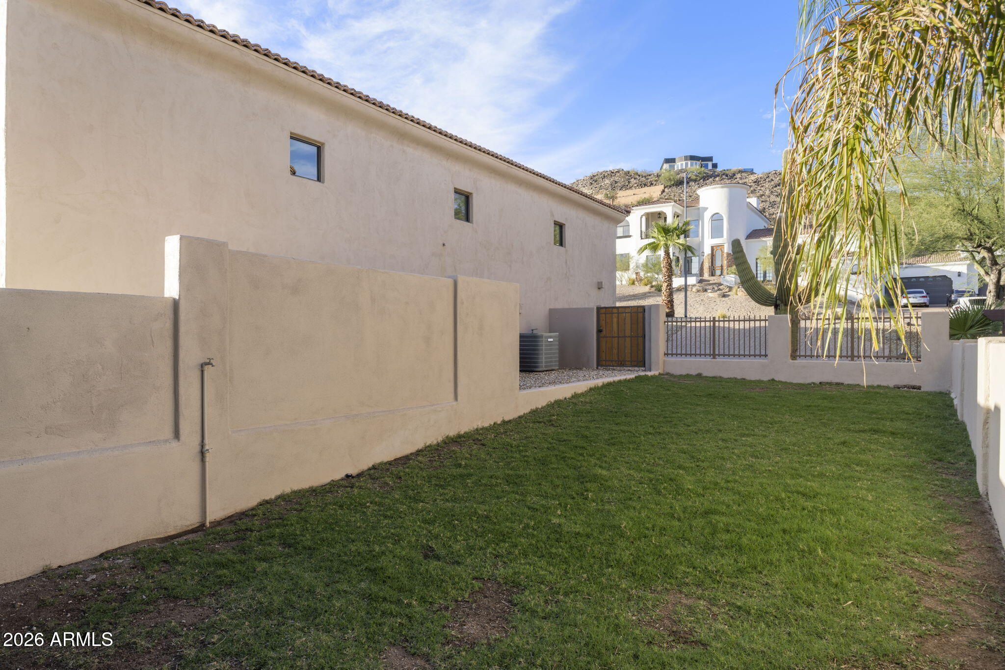 2109 E KERRY Lane