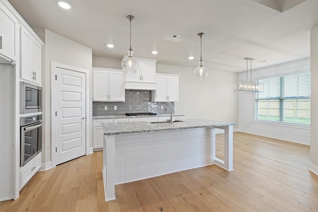 1151 Red Maple Street