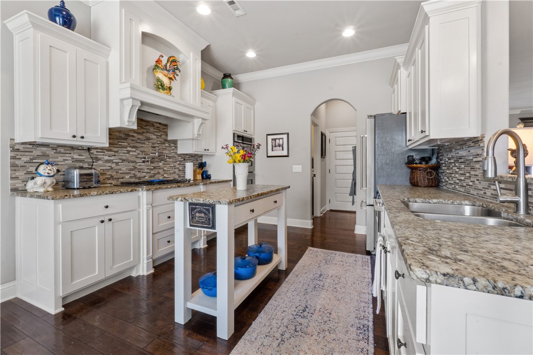 1001 SW Glen Arbor Avenue