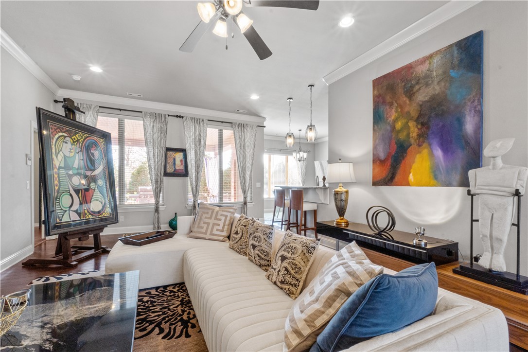 1001 SW Glen Arbor Avenue