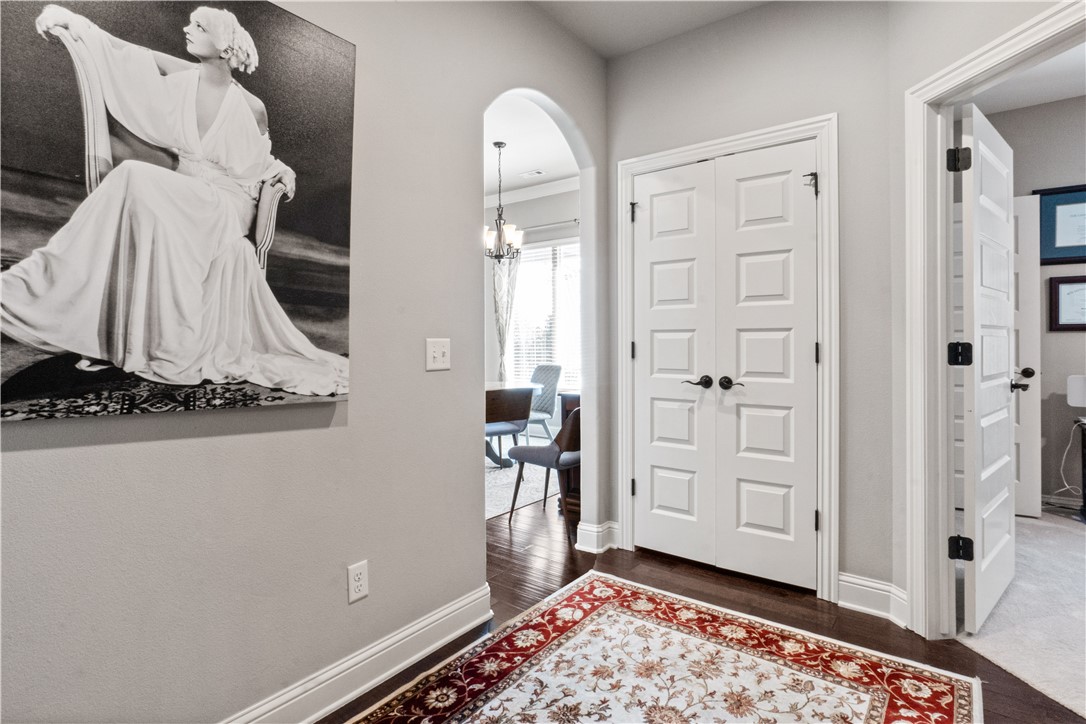 1001 SW Glen Arbor Avenue