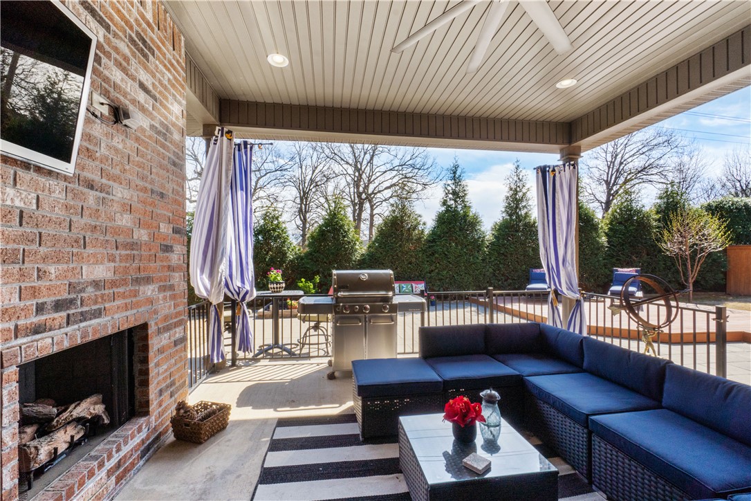 1001 SW Glen Arbor Avenue