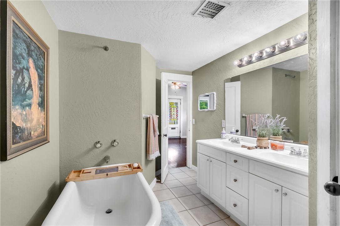 620 S College Street