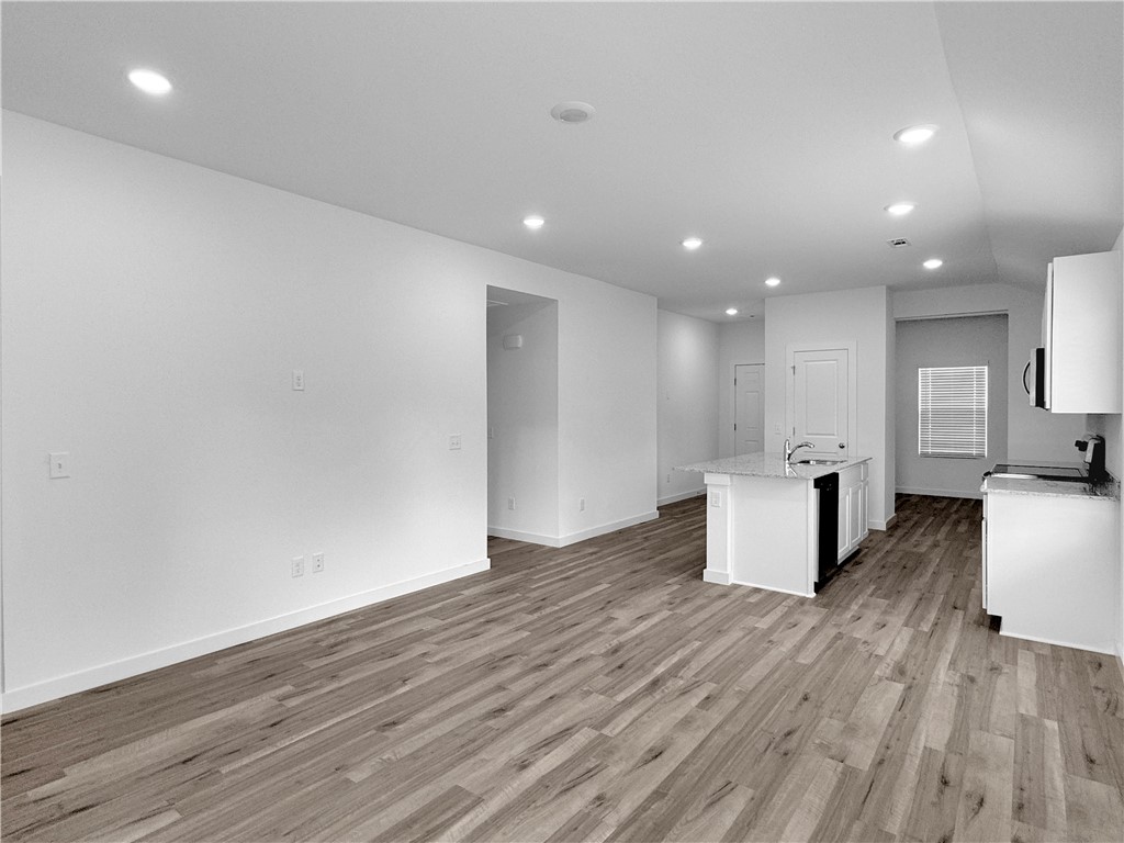 2603 N Snowball Drive