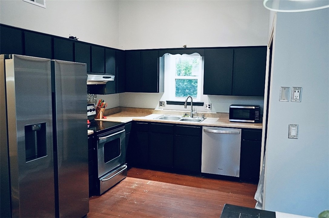 1211 N Mission Boulevard