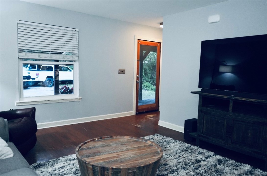 1211 N Mission Boulevard