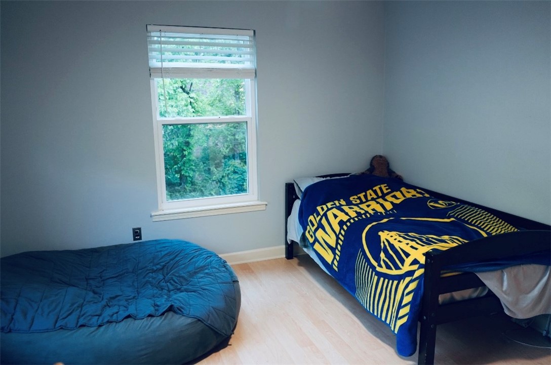 1211 N Mission Boulevard