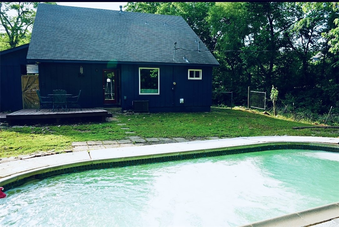 1211 N Mission Boulevard