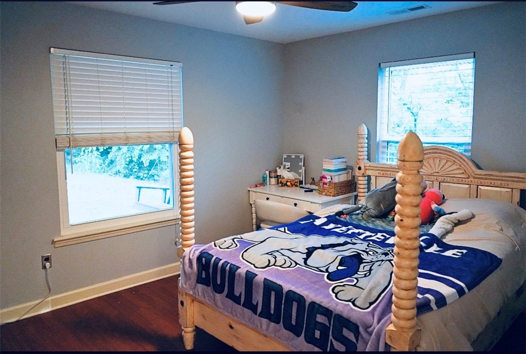 1211 N Mission Boulevard