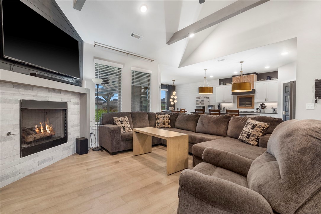 1805 Abbott Lane