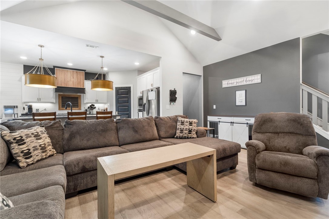 1805 Abbott Lane