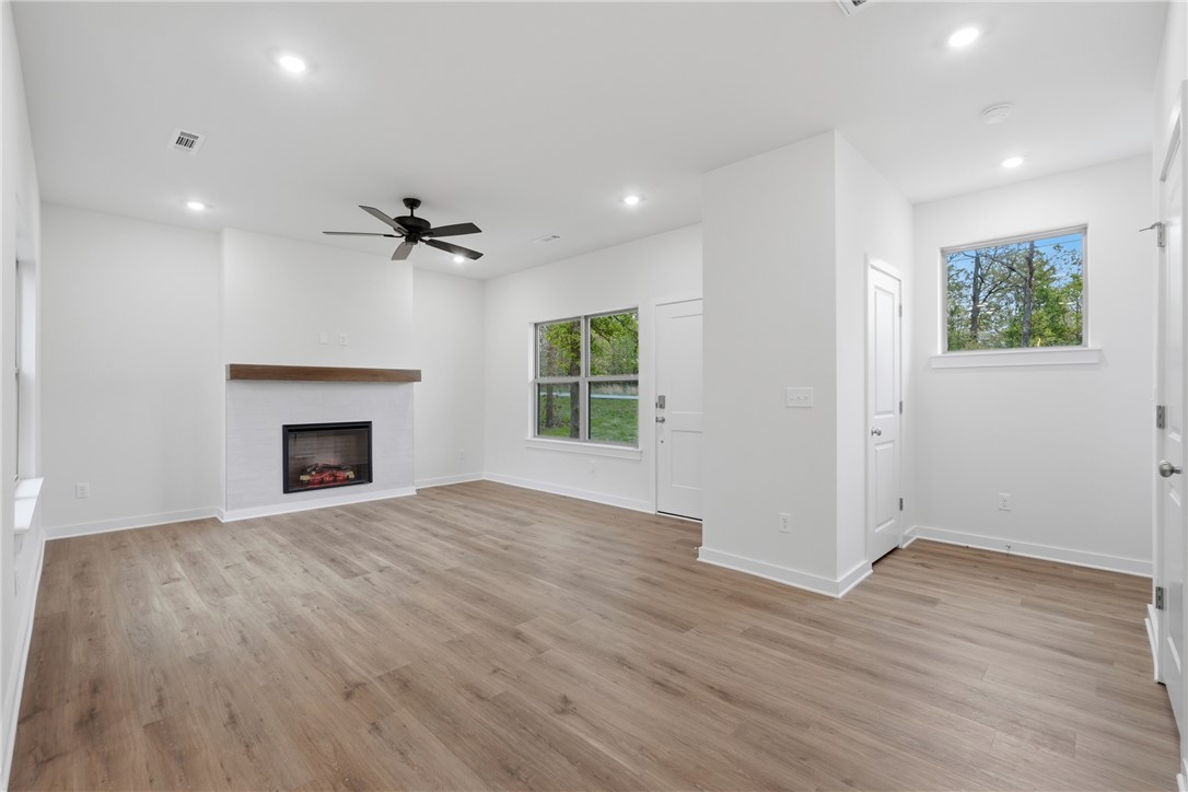 276 Kinross Drive