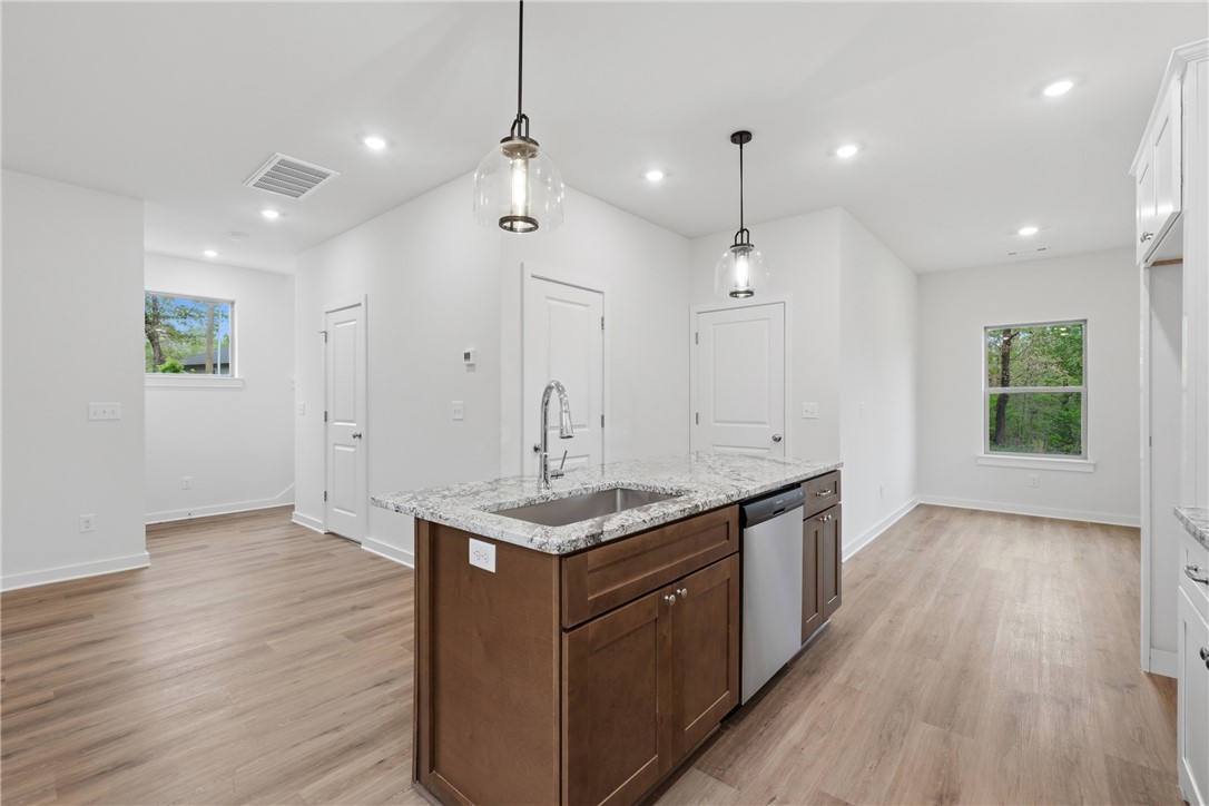 276 Kinross Drive