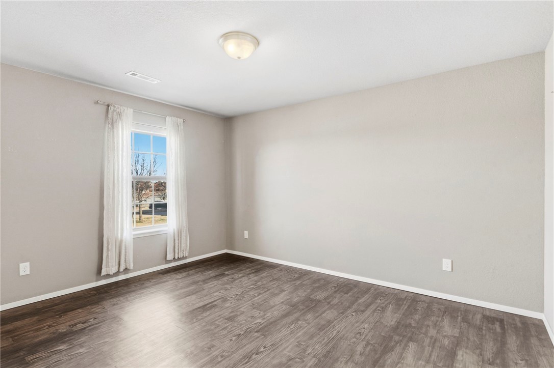 7233 Charlotte Avenue