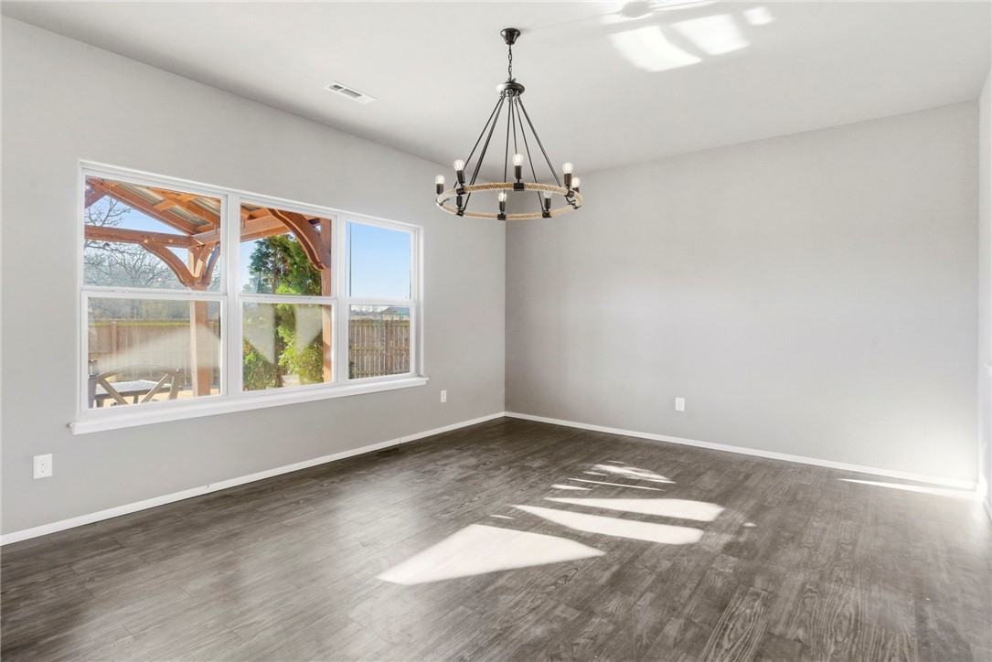 7233 Charlotte Avenue