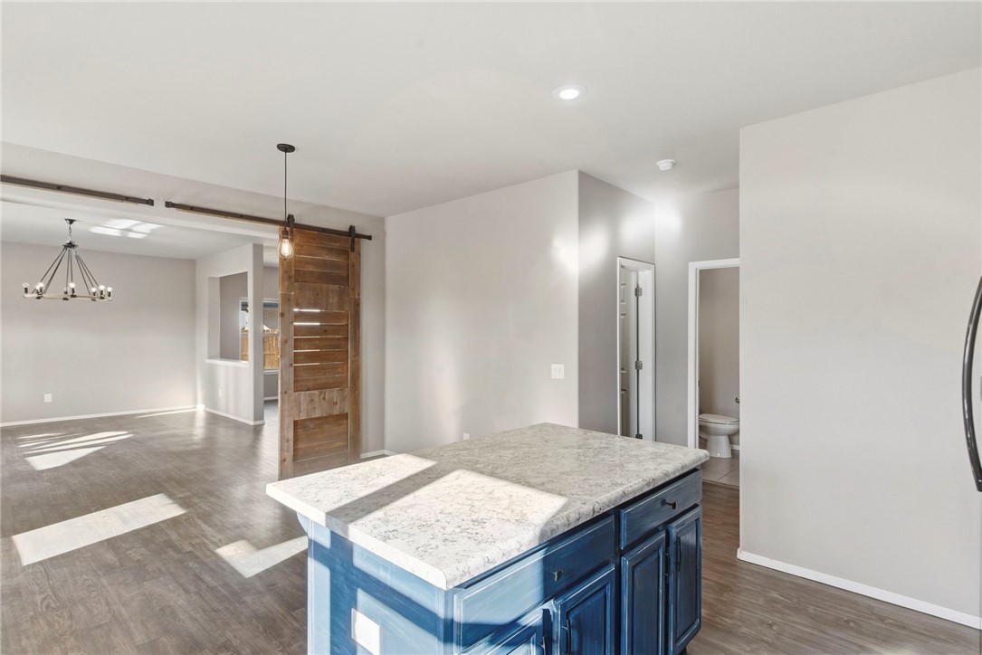 7233 Charlotte Avenue