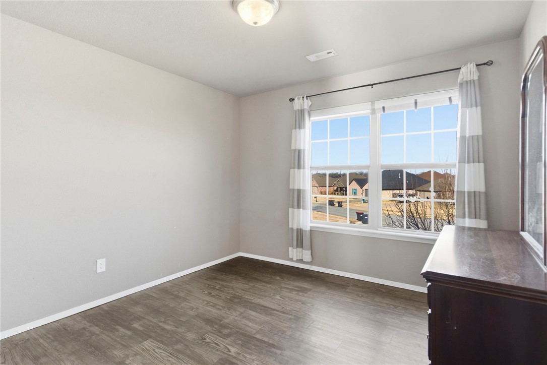 7233 Charlotte Avenue