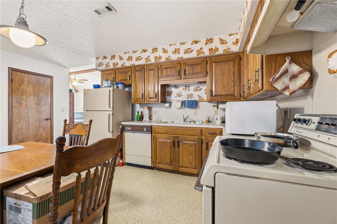 1401/1403 W Price Lane