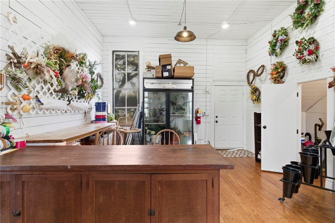 9 Locust Avenue