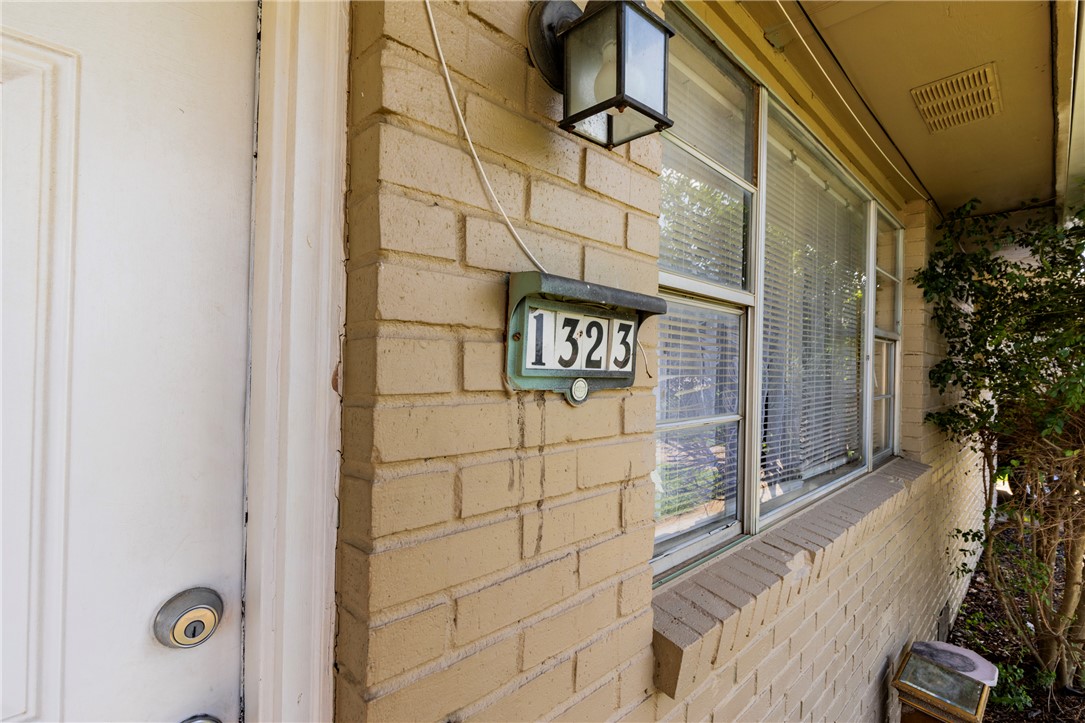 1323, 1325, 1327 Price Lane
