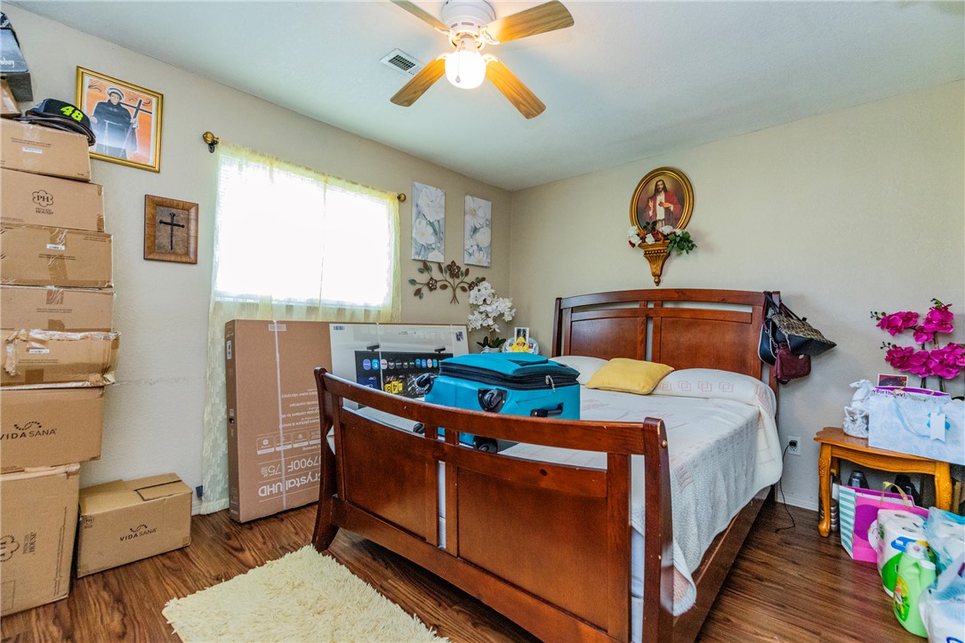 1323, 1325, 1327 Price Lane