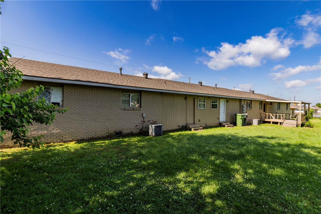 1323, 1325, 1327 Price Lane